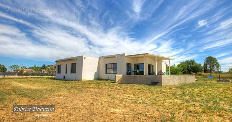 Maison à SAINT-SAUVEUR-DE-CRUZIERES