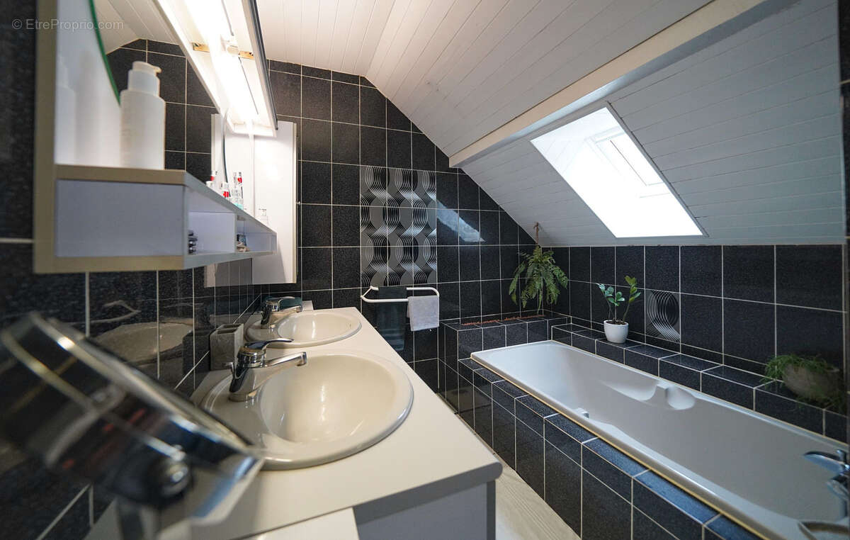 Maison à NAVES-PARMELAN