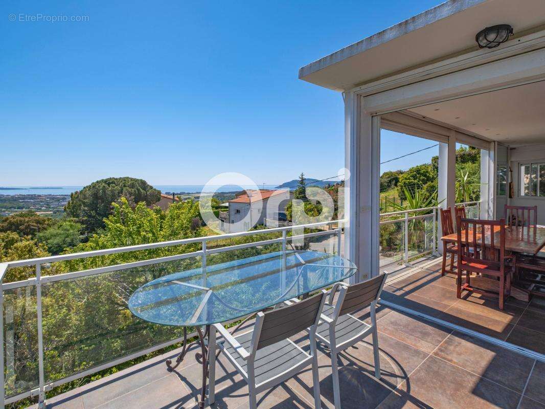 Maison à MANDELIEU-LA-NAPOULE