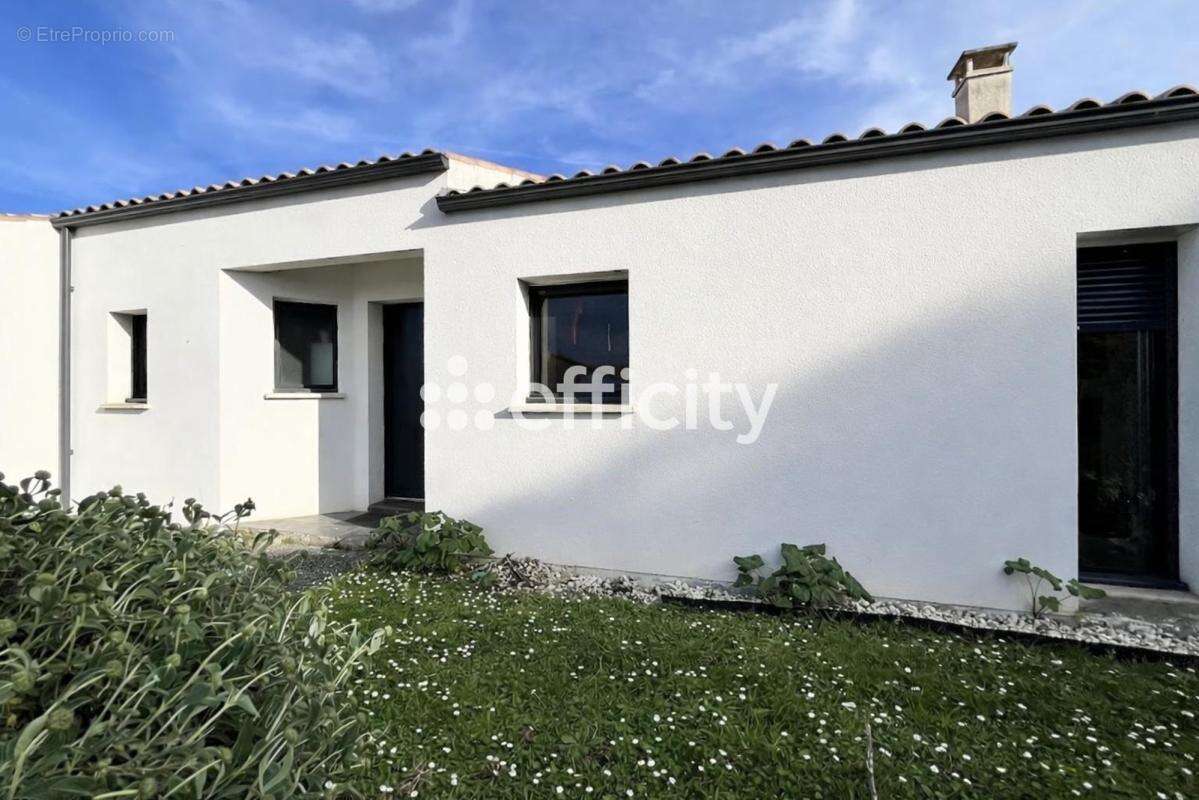 Maison 101 m² à Meursac  - photo 19