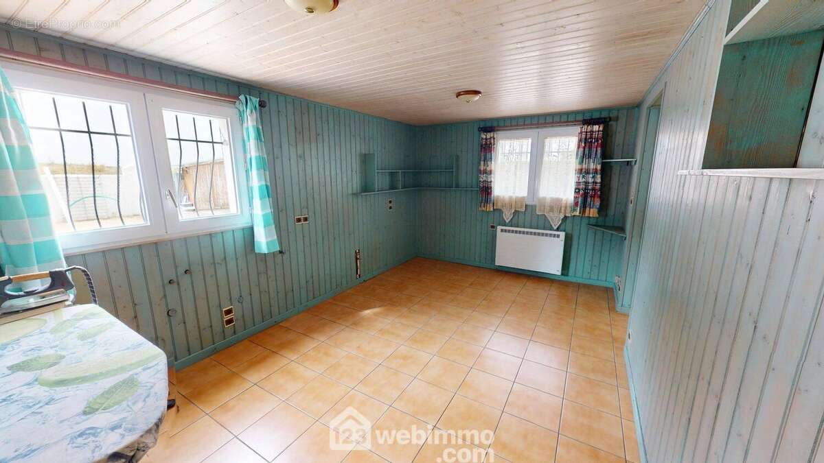 Chambre rez de chaussée - Maison à LA TRANCHE-SUR-MER