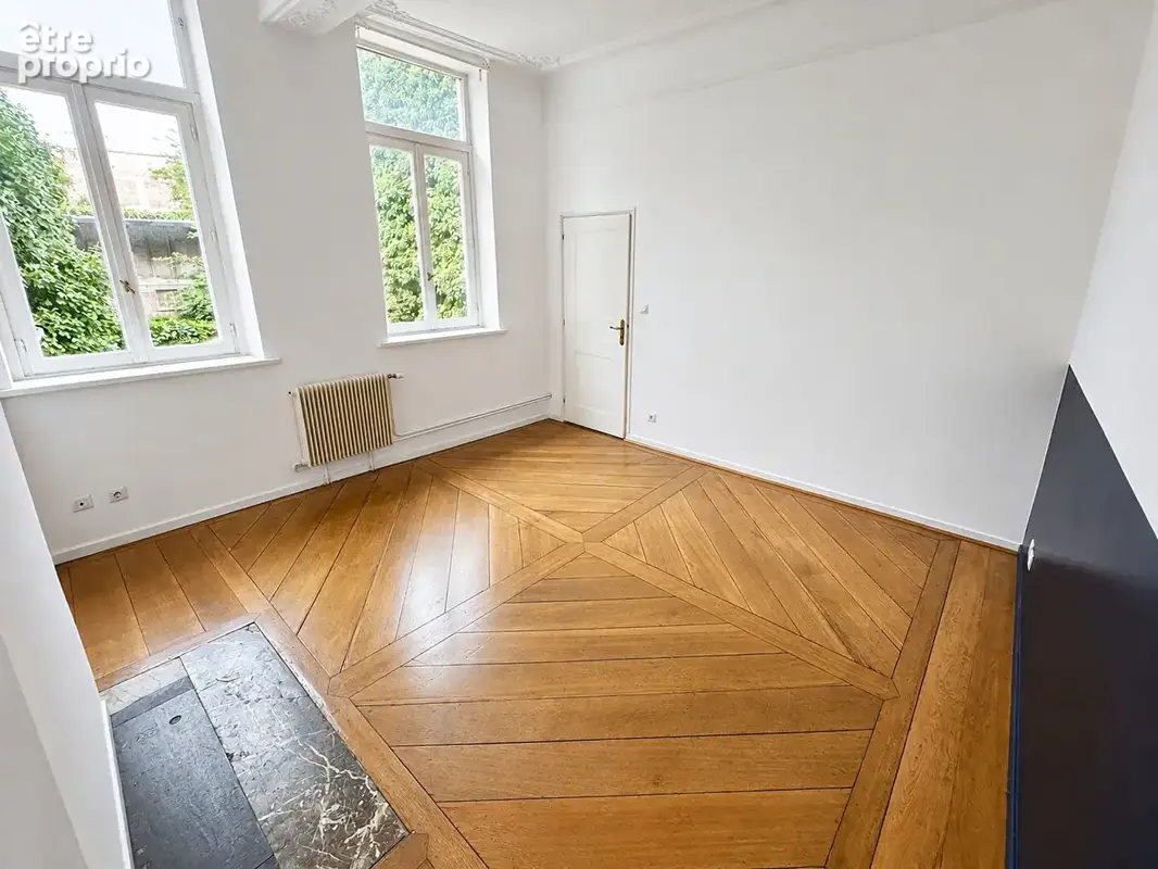 Appartement 4 pièces de caractère avec terrasse et parking sécurisé - Vieux-Lille - photo 12