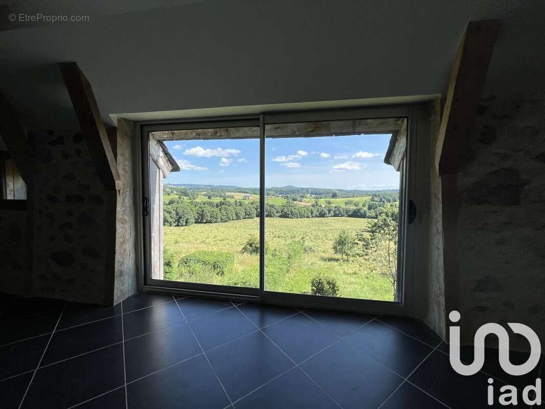 Maison 613 m² à Landogne  - photo 8