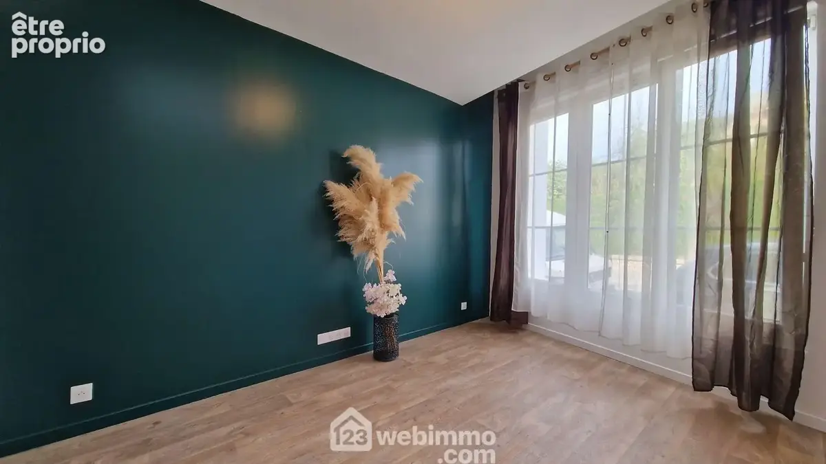 Elle peut servir de bureau, pour une activité libérale ou professionnelle