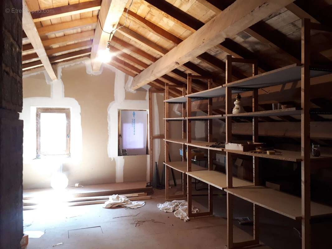 Maison en bordure de village, 3 chambres, dépendances - photo 9