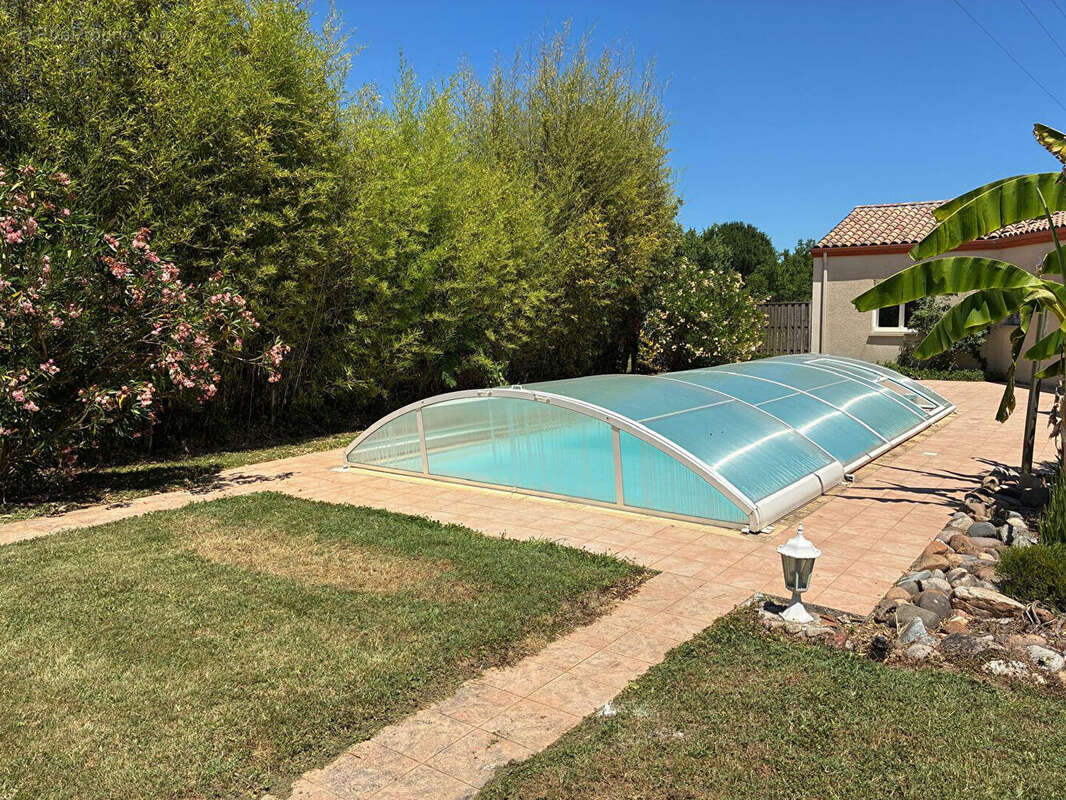 Maison de plain-pied avec piscine au Temple Sur Lot - photo 14