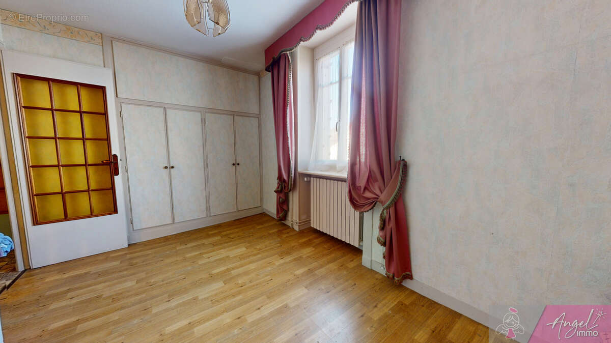Immeuble de rapport a dole - 2 logements independants + garage + jardin - photo 17
