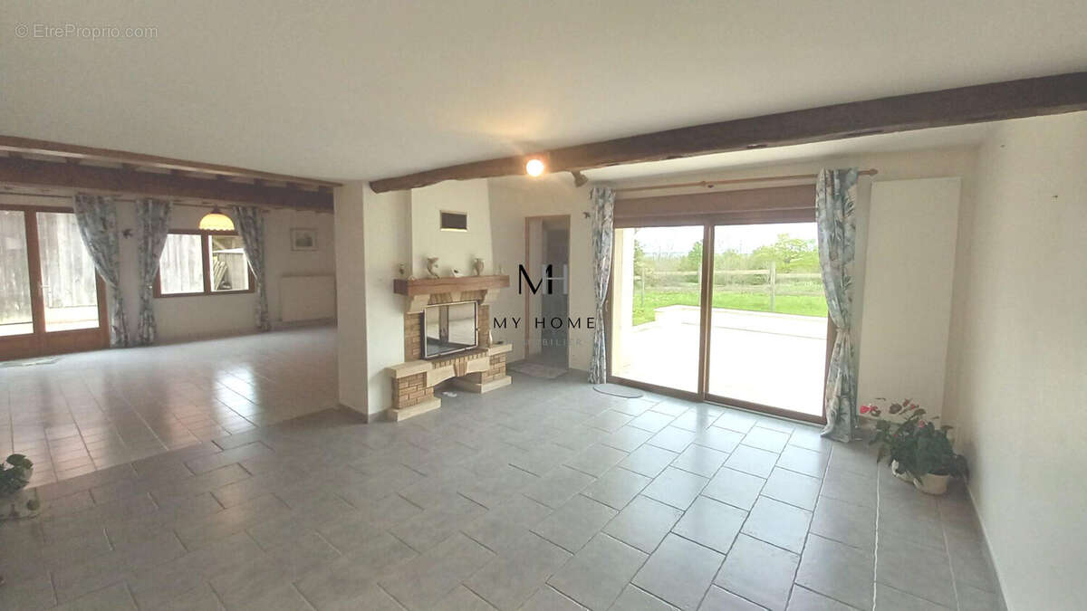 Maison à LE MELE-SUR-SARTHE