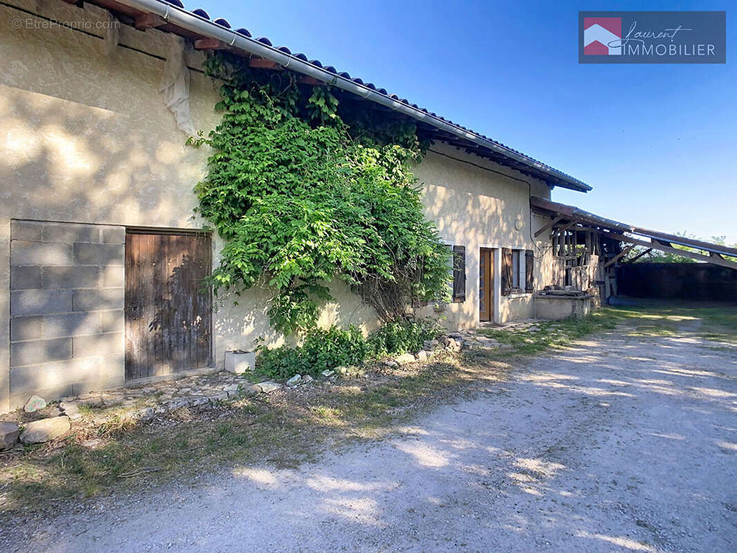 Maison à SERVIGNAT