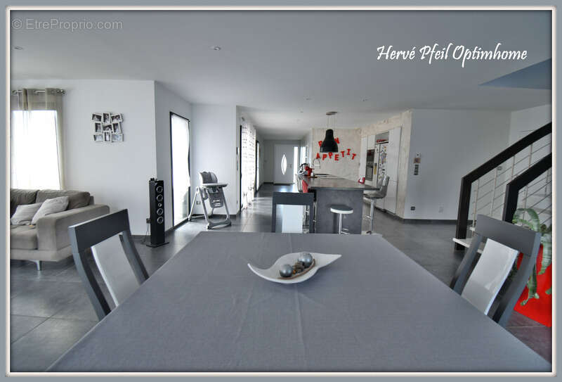 Maison à SAINT-SIMEON-DE-BRESSIEUX