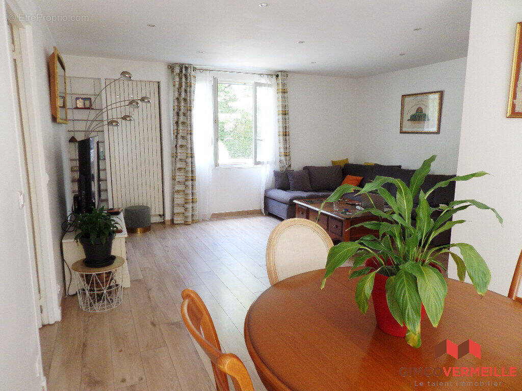 Appartement à LA CELLE-SAINT-CLOUD