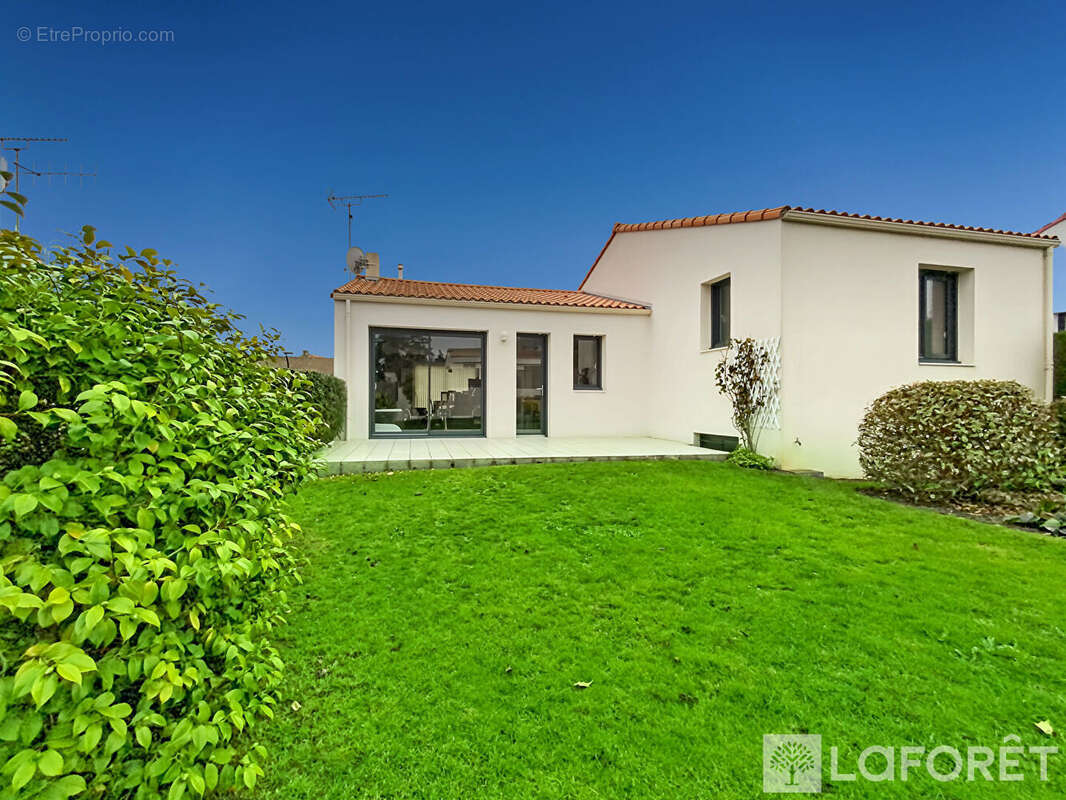 Maison à SAINT-LAURENT-SUR-SEVRE