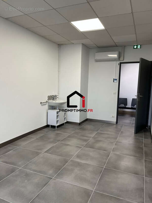Commerce 195 m² à Montbeliard  - photo 4