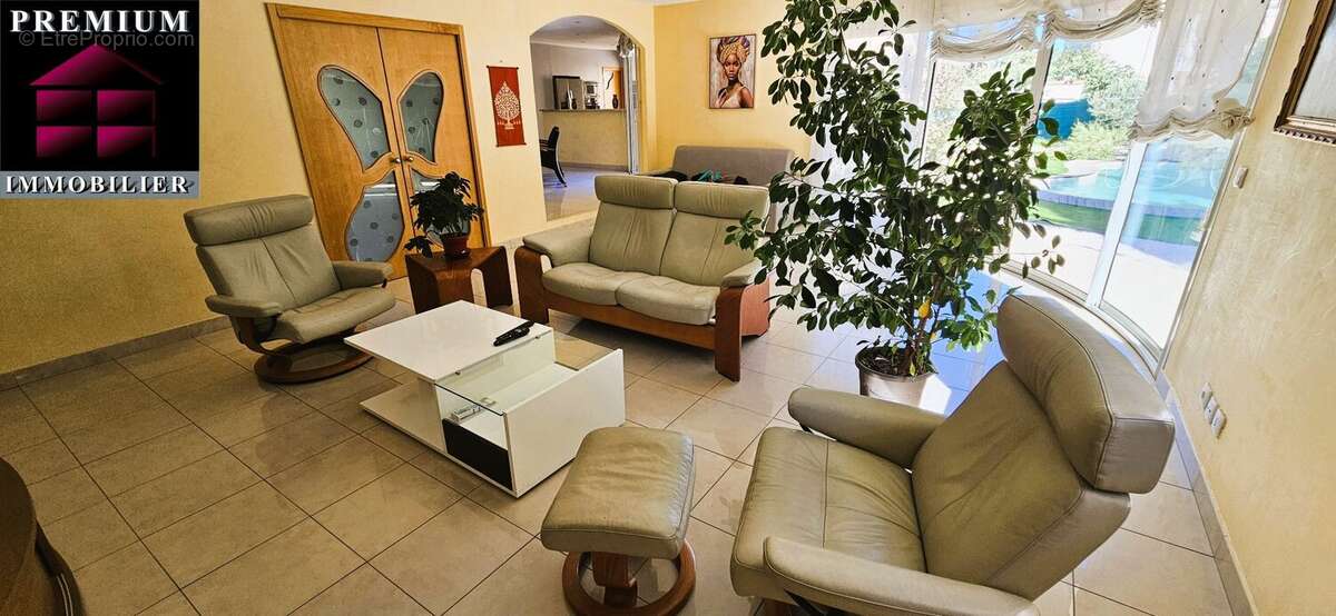 Maison à SAINT-ESTEVE