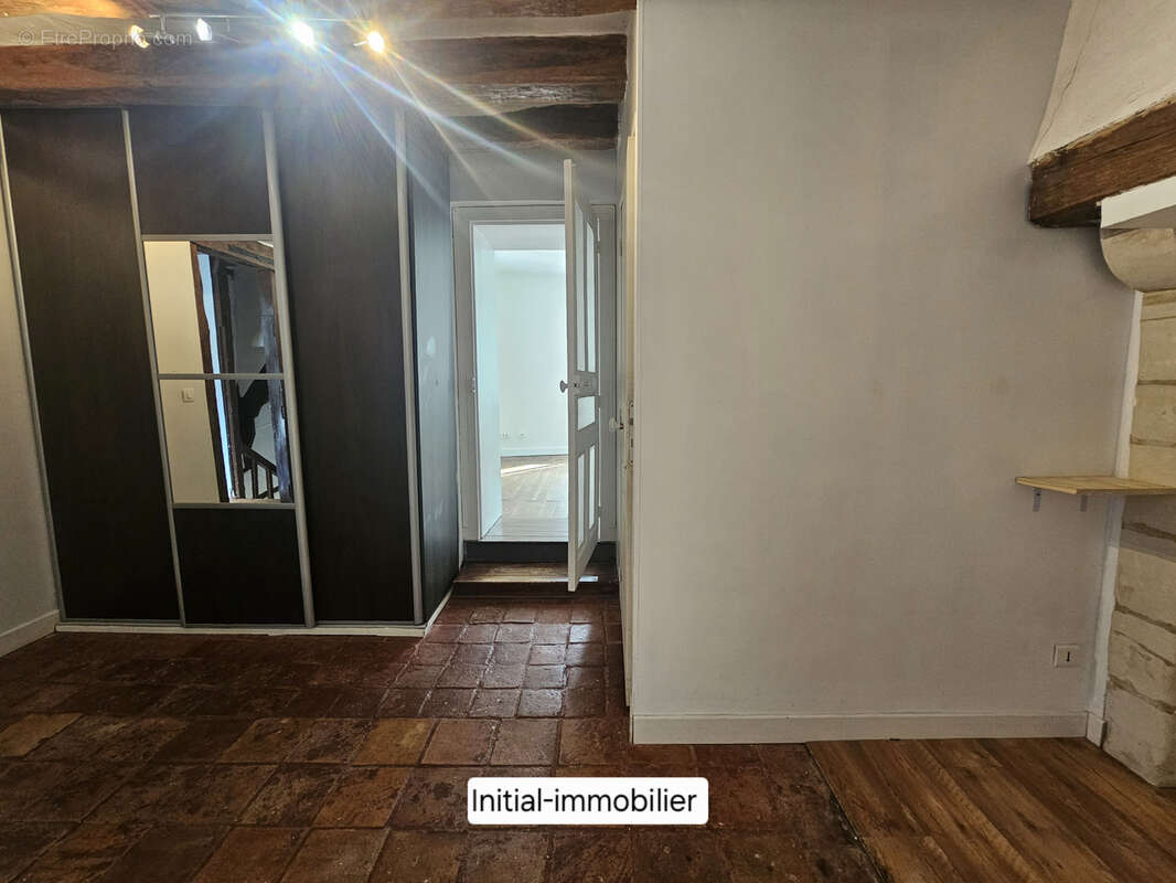 Maison à BEAUMONT-LA-RONCE