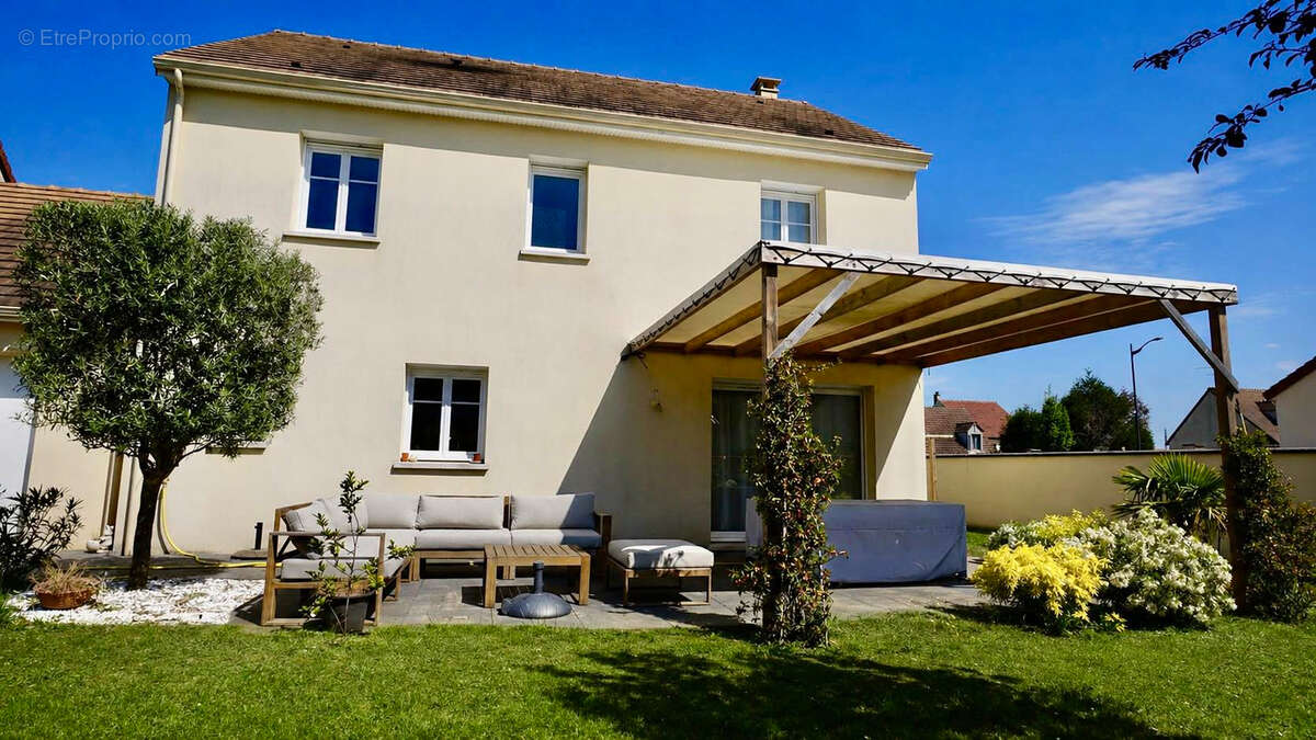 Maison à MEZIERES-SUR-SEINE