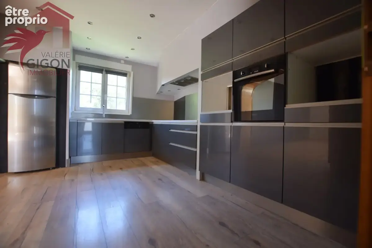 Découvrez cette belle villa offrant 225 m2 d’espaces lumineux et fonctionnel, ideale pour une famille en quete - photo 4