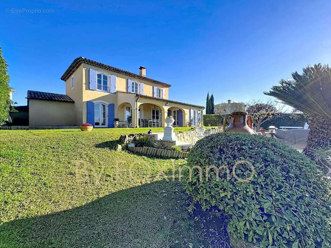 Sur la Côte d'Azur, Villeneuve limite Biot ,Parc de Vaugrenier, calme , piscine , jardin, garage - photo 5