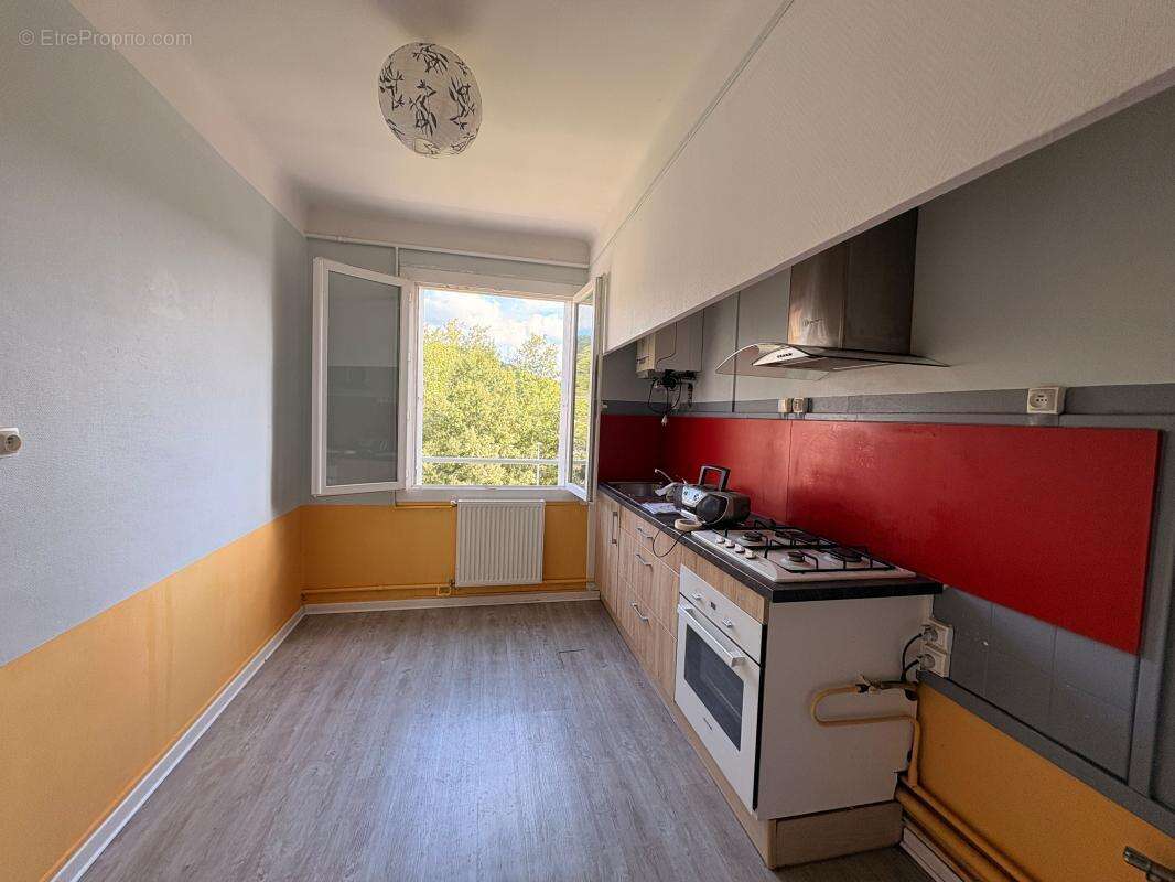 Appartement à DECAZEVILLE