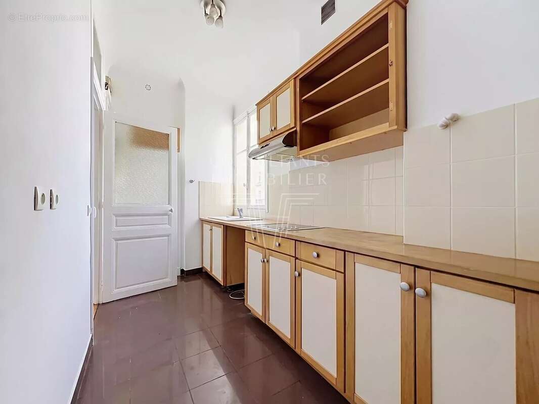 Voie privée - etage élevé - balcons - 2 chambres - - photo 10