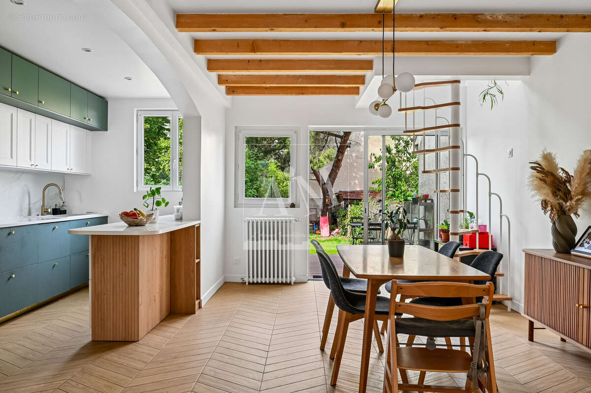 Maison à NANTERRE