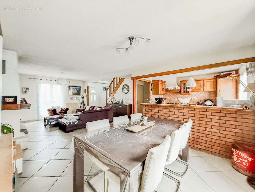 Photo 3 - Maison à MARGNY-AUX-CERISES