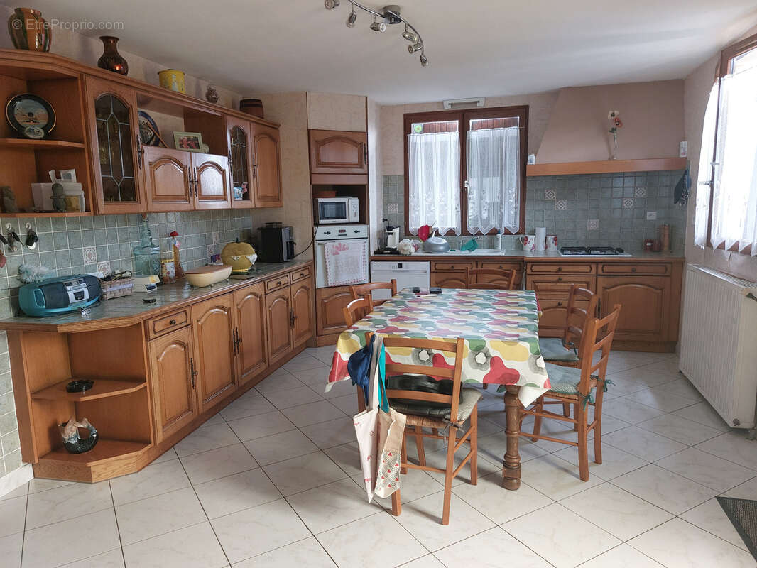 Autre à CEZAC