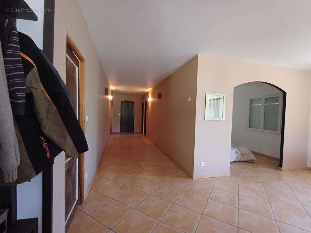 Sansais - Plain-pied 134 m2 et son jardin - photo 9