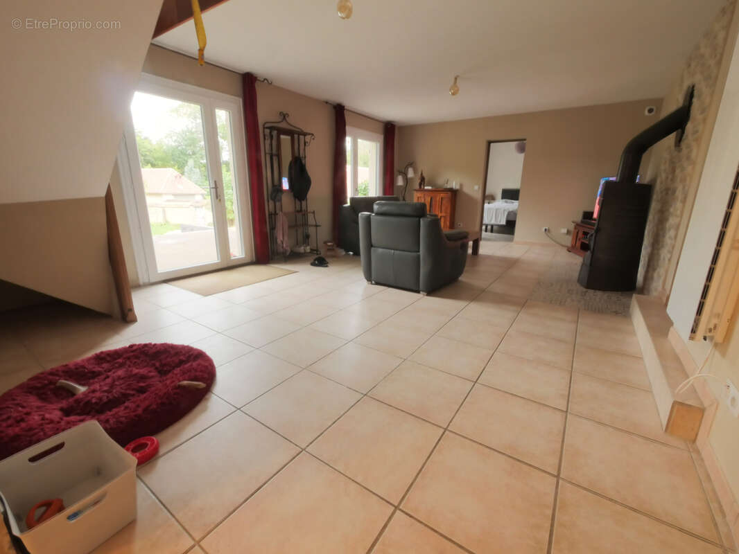 Maison à BERCHERES-SUR-VESGRE