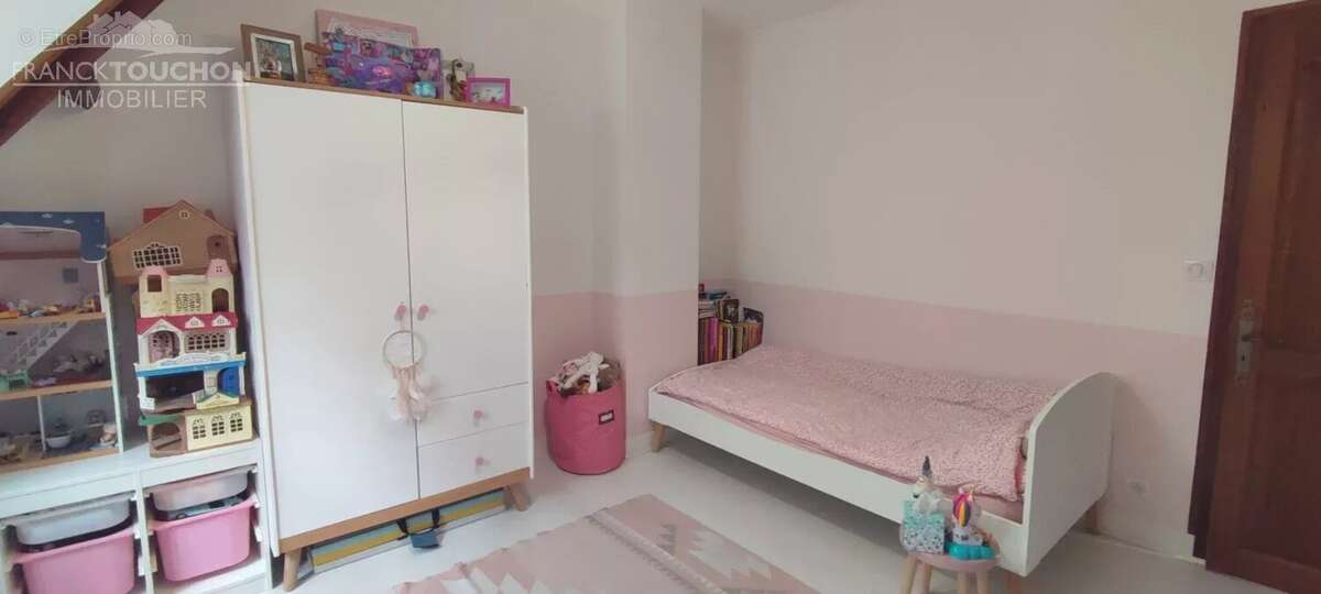 Maison à FERRIERES-EN-GATINAIS