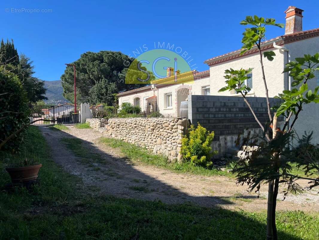 Maison à SAINT-GENIS-DES-FONTAINES