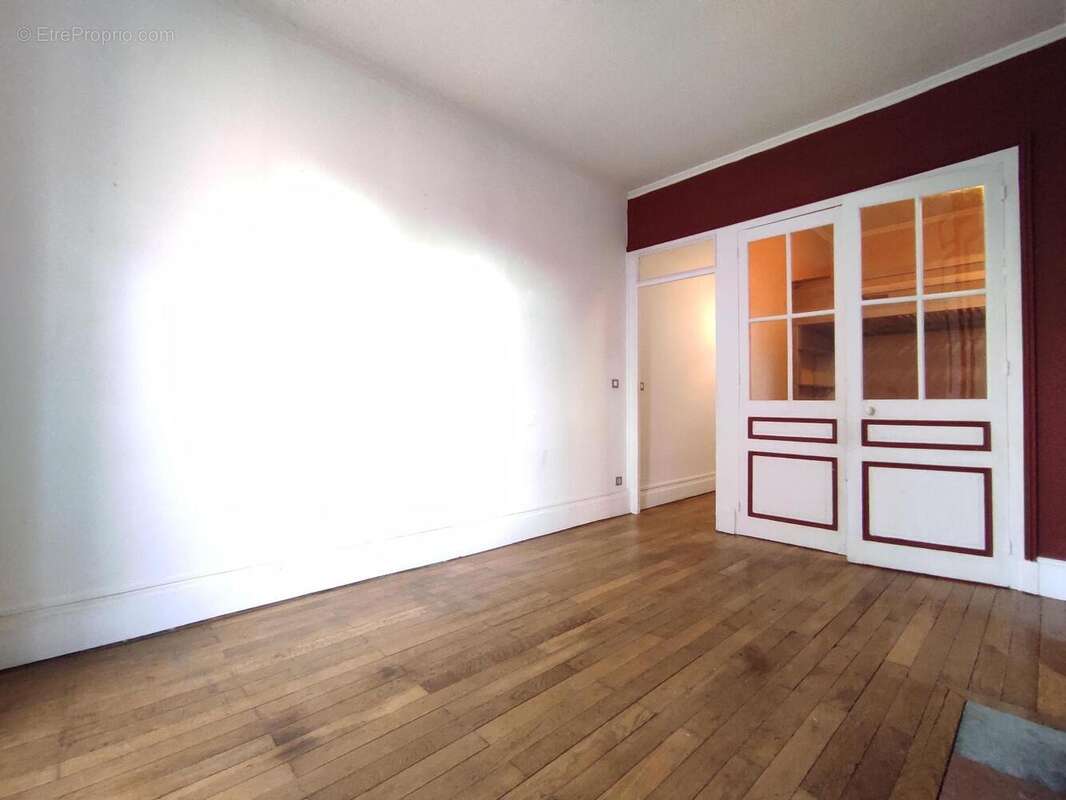   - Appartement à VILLEURBANNE