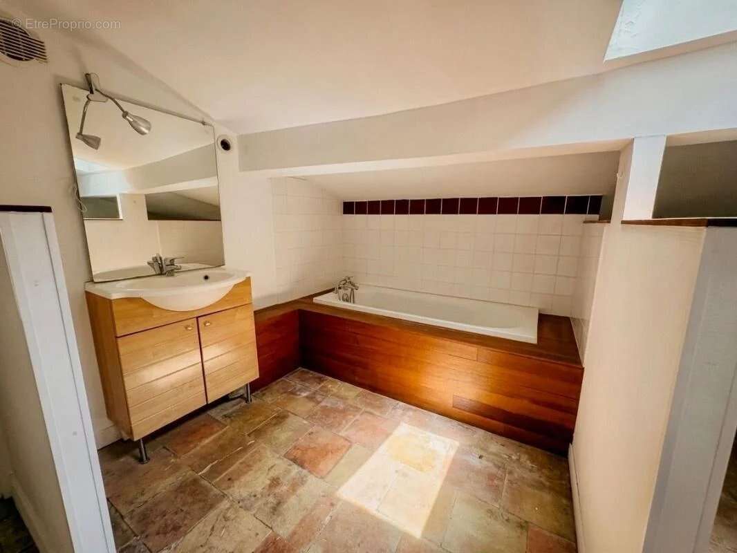 Toulouse hypercentre – rue de rémusat – capitole – victor hugo – t4 de 105,52 m² habitables – calme – lumineux - photo 3