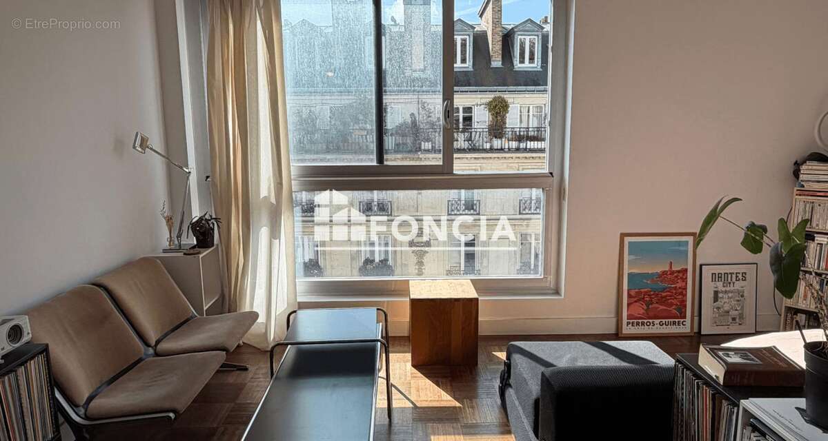 Appartement à PARIS-10E