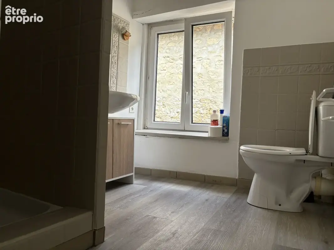 Maison de ville dans un bourg tous commerces - photo 9