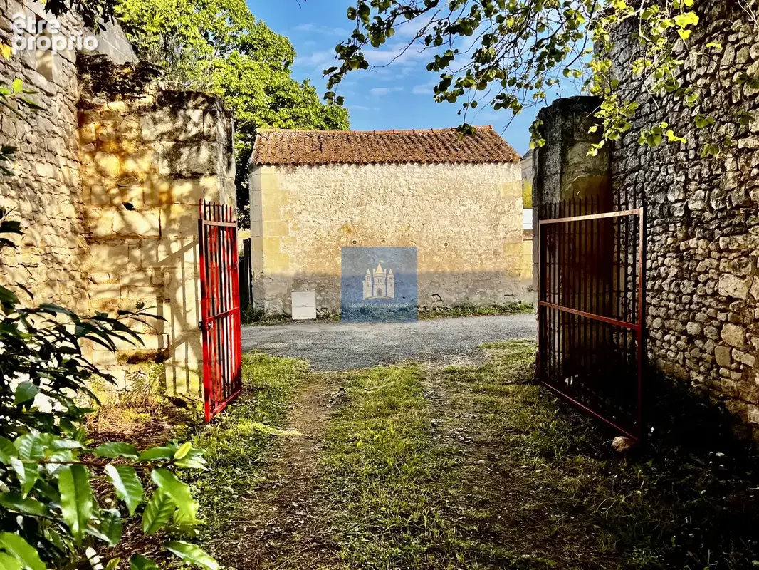 VAUDELNAY (49) Maison de charme 5 CH sur jardin clos - photo 20