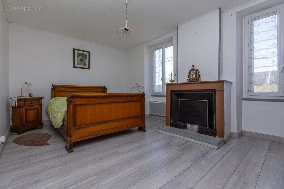 Maison à BOUVESSE-QUIRIEU