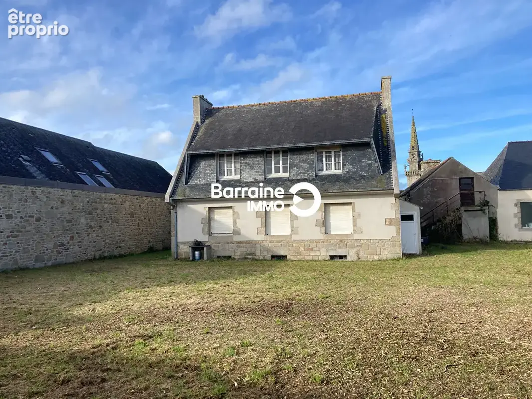 Maison à PLOUGOULM