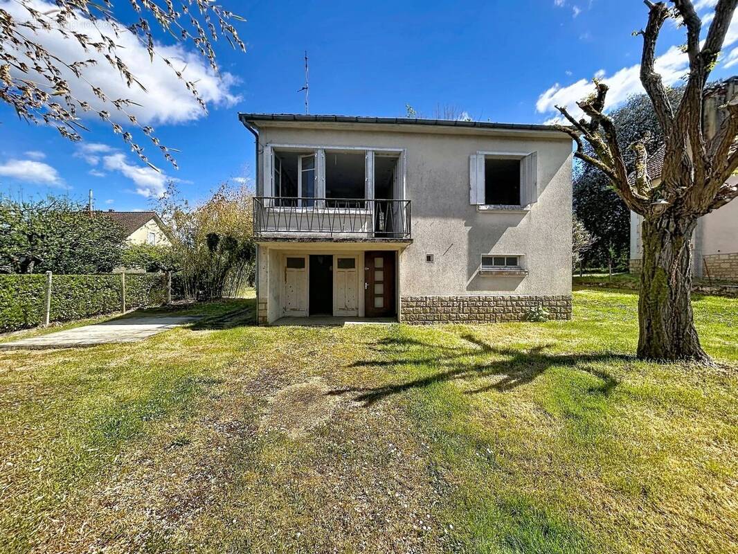 Maison à LE BUISSON-DE-CADOUIN
