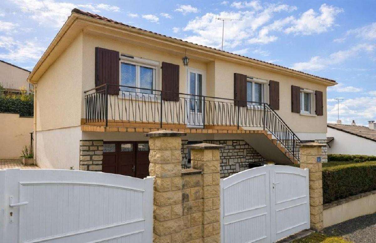 Maison à RUFFEC