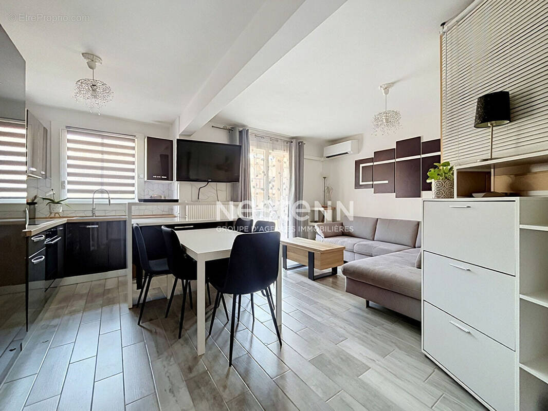 Appartement à VALLAURIS