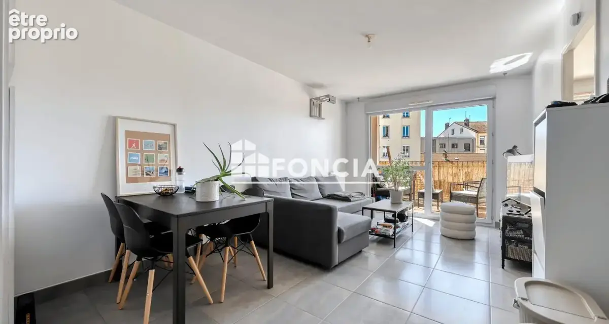 Exclusivité LYON 7-T2 récent avec balcon et garage - photo 4