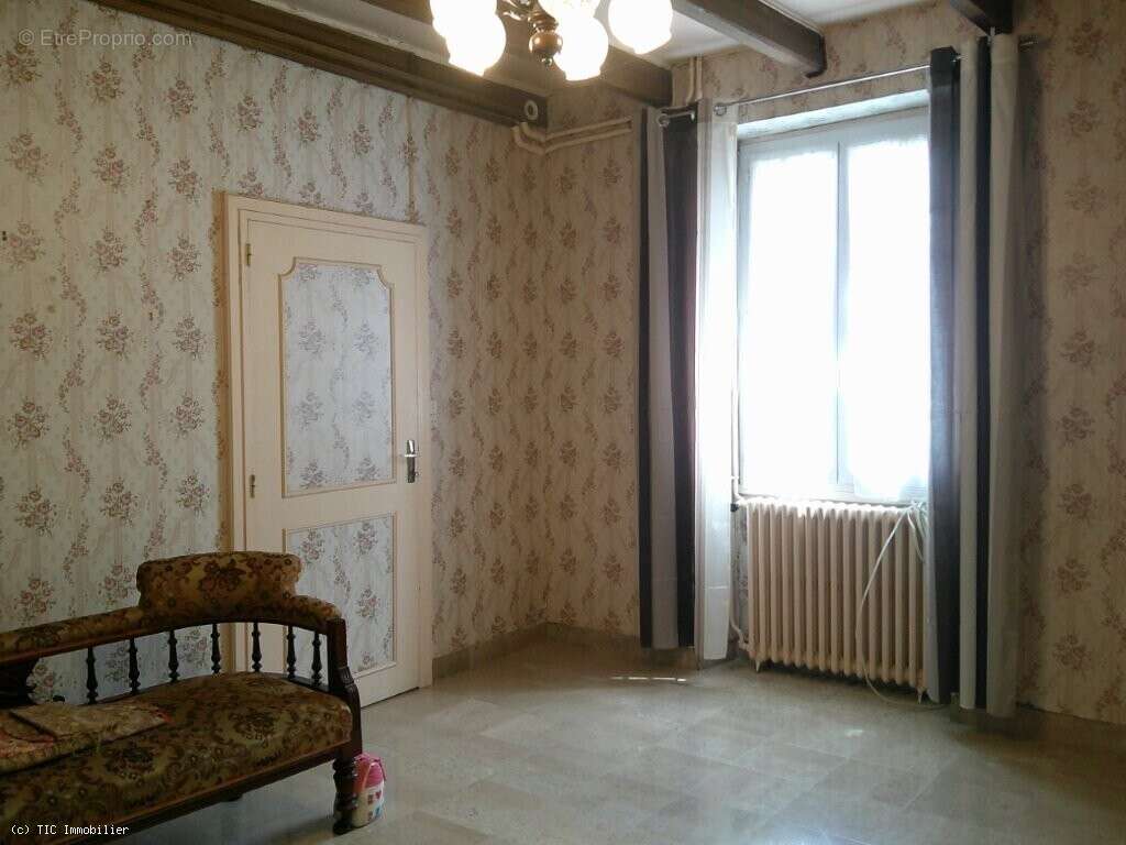 Maison De Campagne Avec Une Deuxième Maison Et D'Autres Dépendances - photo 17