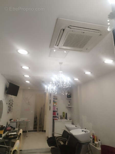 Commerce à PARIS-20E