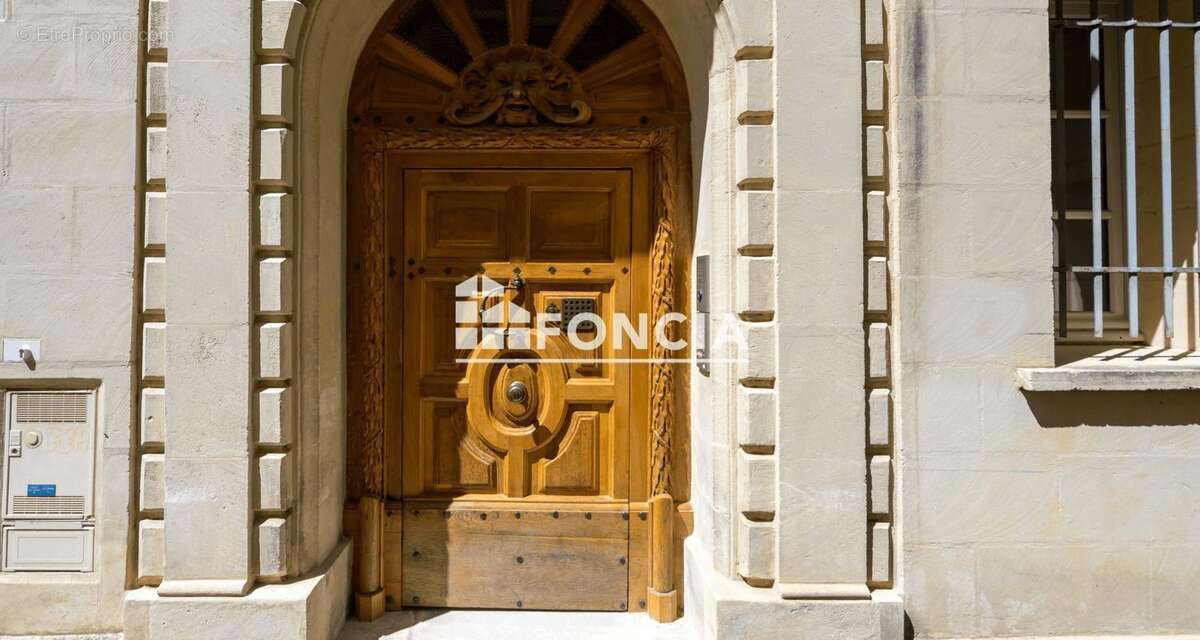 Exclusivité : T3 traversant de 71.38 m² dans un ancien hôtel particulier, Avignon Intra-Muros - photo 10