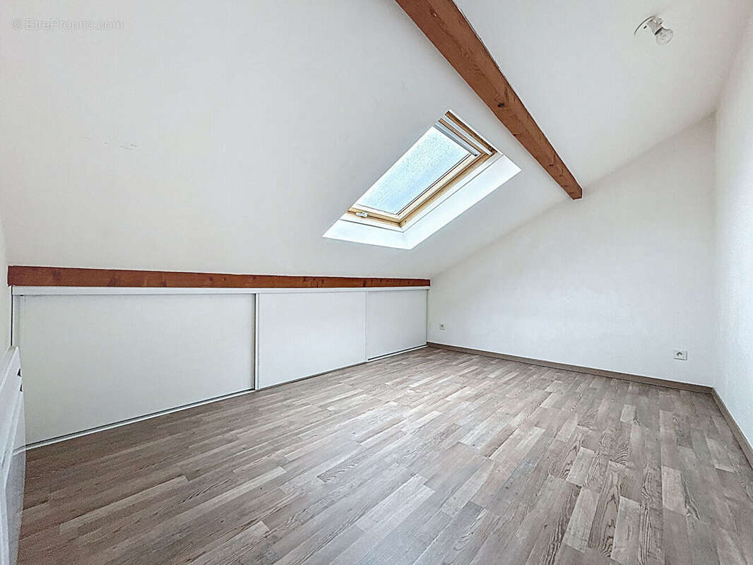 Appartement à POISY