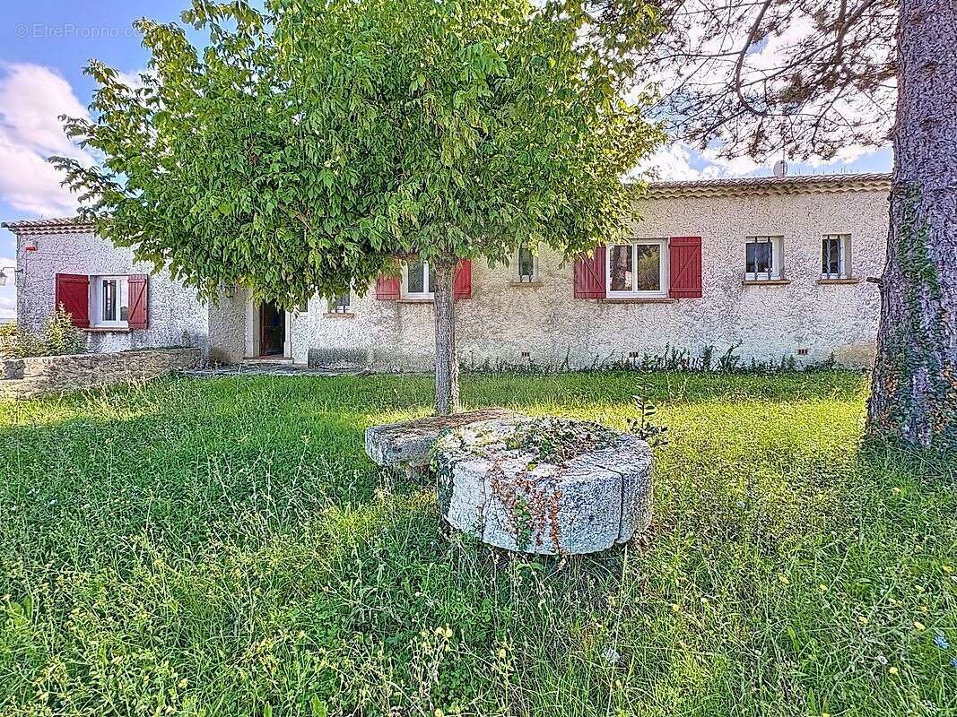 Maison à LA CALMETTE