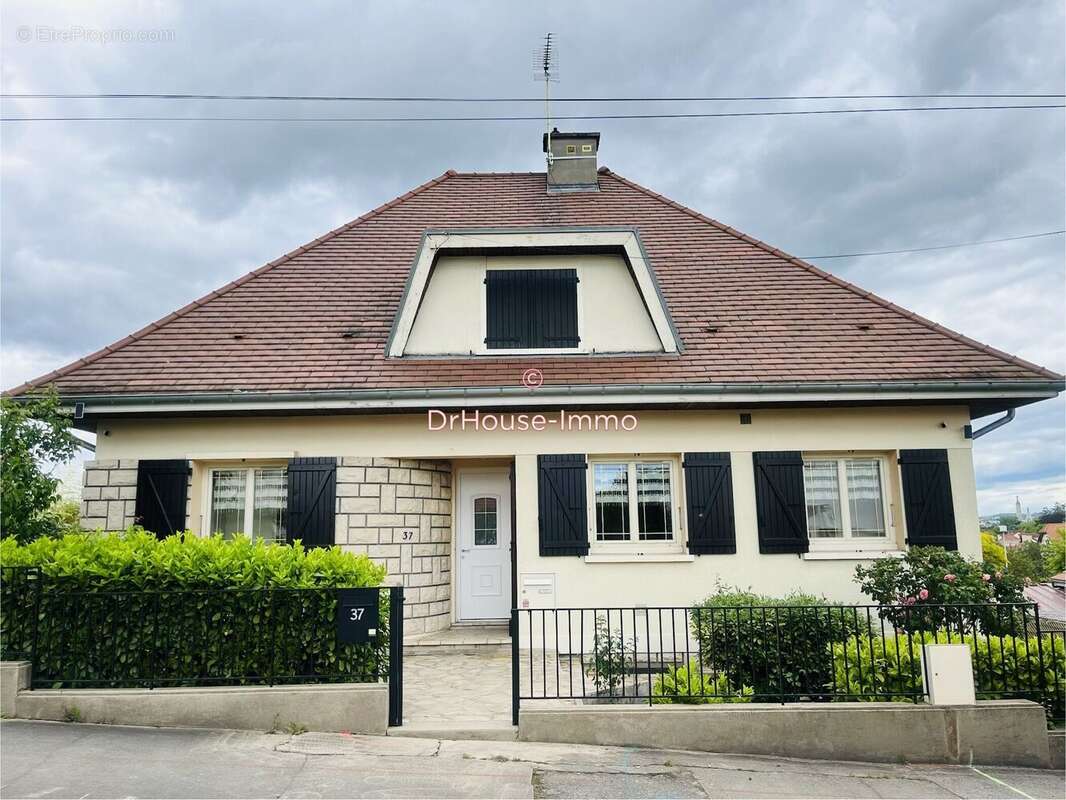 Maison à BELLERIVE-SUR-ALLIER