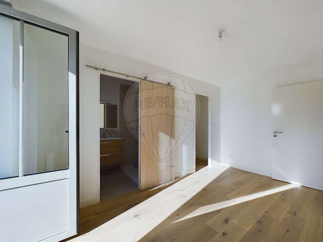 Maison à SAINT-LAURENT-DE-LA-PREE