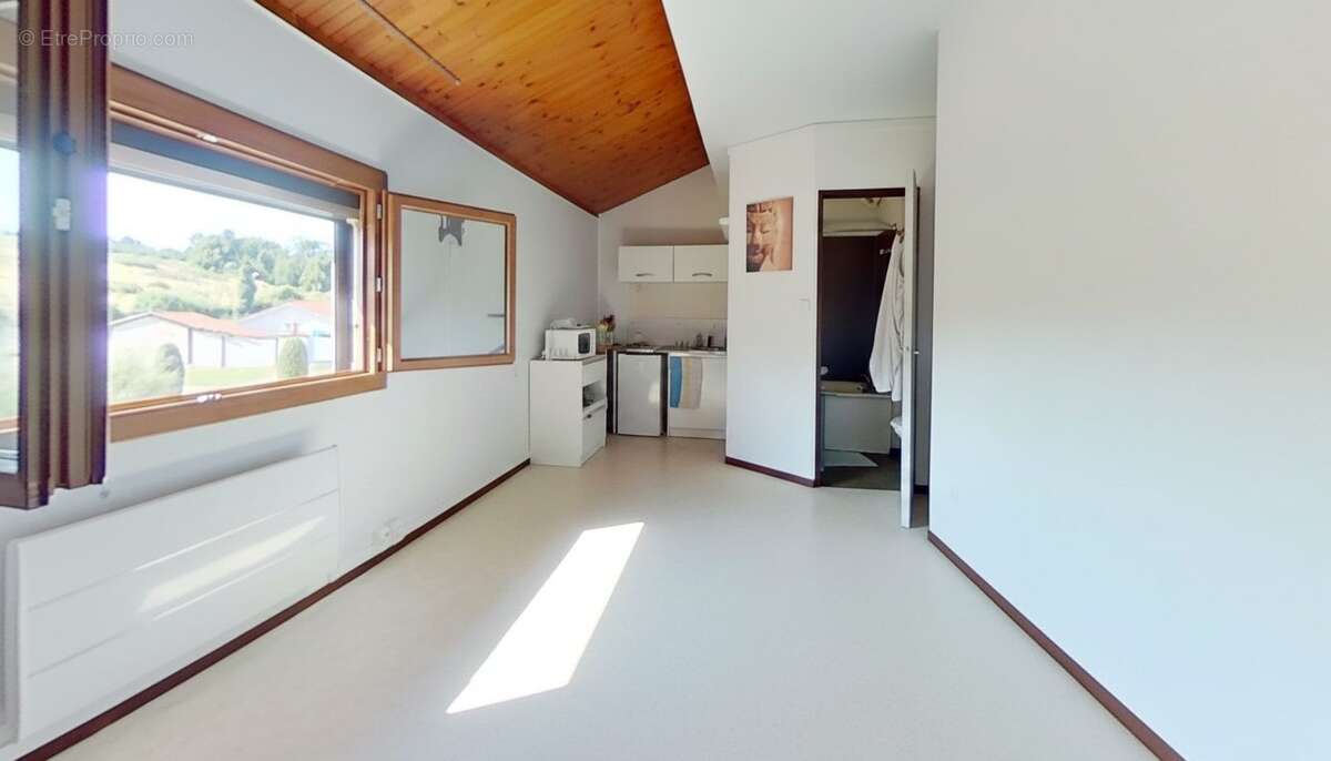 Appartement à SAINT-GENIS-LAVAL